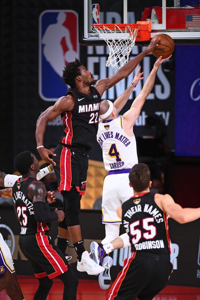  巴特勒强硬突破热火力克猛龙延续强势